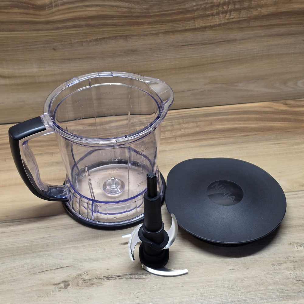 Ninja Master Prep Pitcher 40oz Clear Excellent 4-Blade and Storage Lid Set
